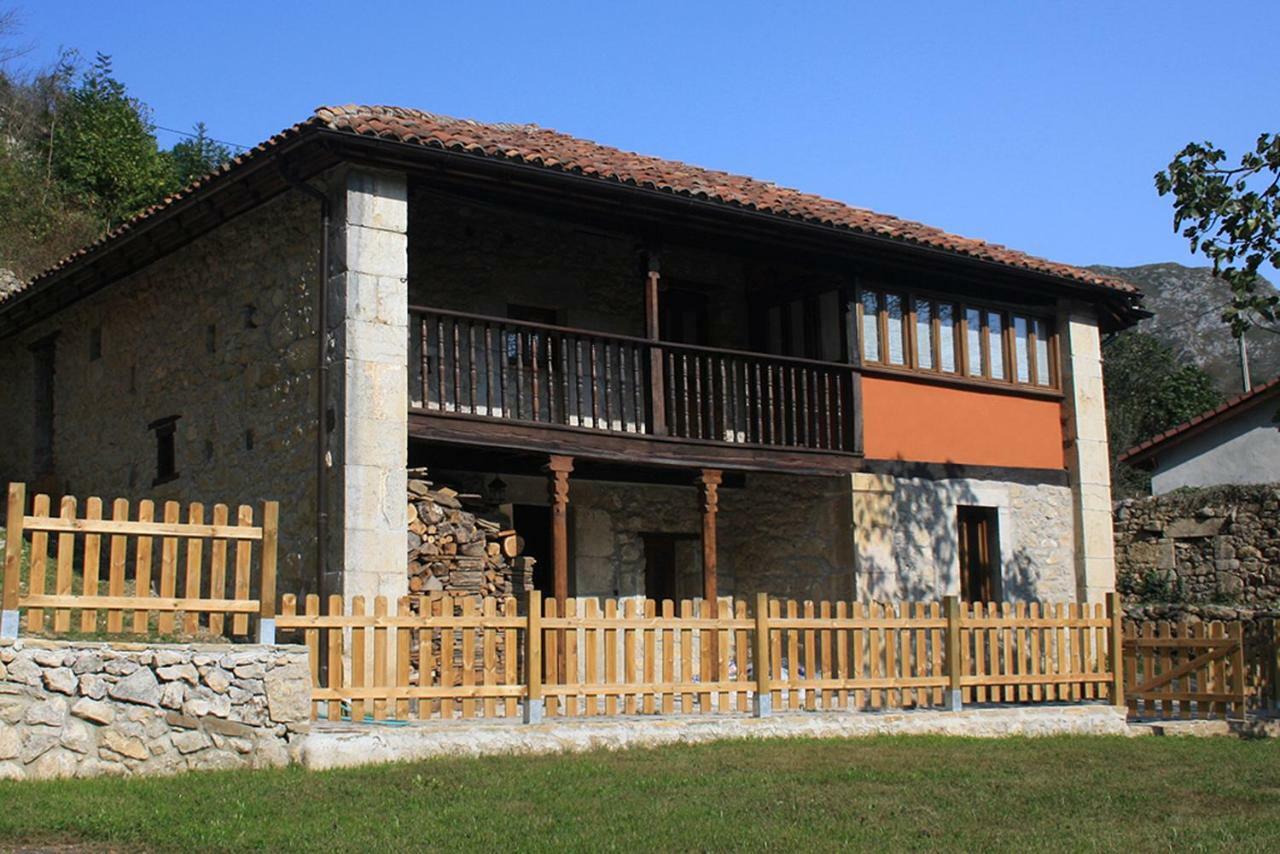 Hotel Rural Llerau Ponga Esterno foto